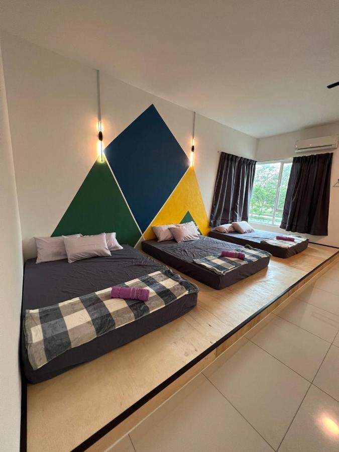 N Rest 5 Homestay Hijayu Sri Sendayan * Seremban